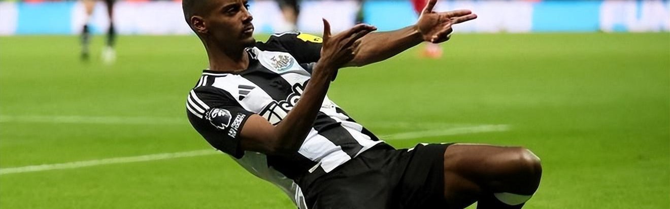 非走不可？英超银靴与球队决裂，挡不住豪门诱惑，球迷怒烧其球衣